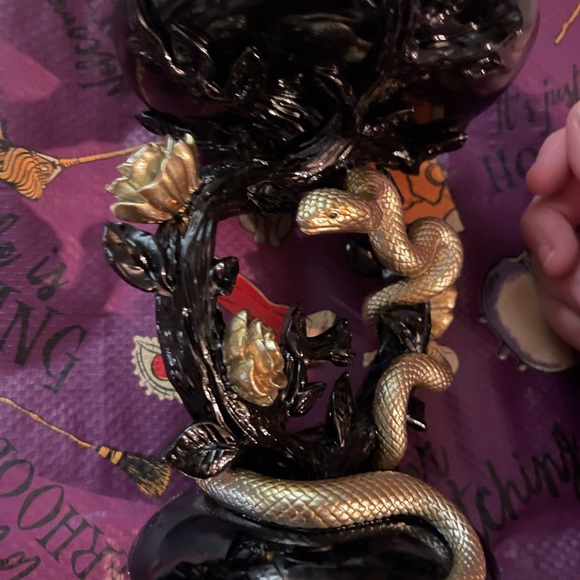 BBW - Halloween Snake & Rose Candleholder - Picture 4 of 7